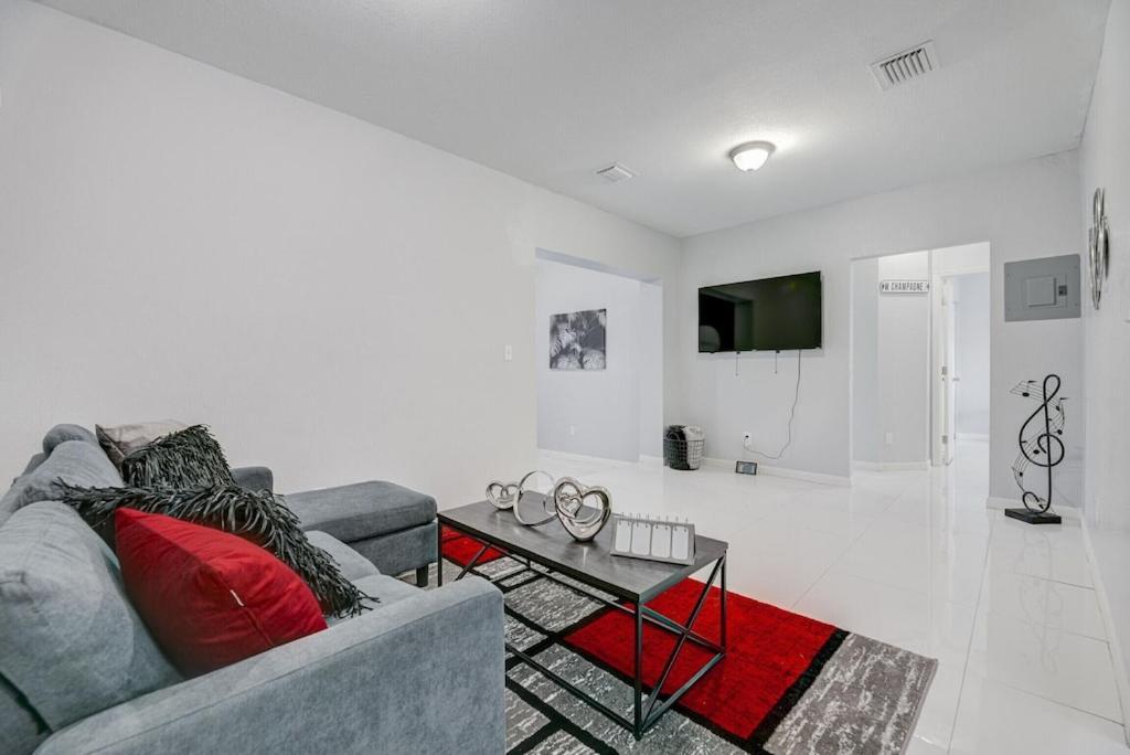 Deco Drive Miami • Near Hard Rock Stadium • South Beach • Wynwood Εξωτερικό φωτογραφία